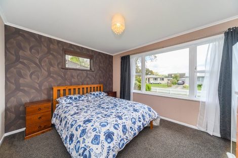 Photo of property in 16 Battersea Place, Roslyn, Palmerston North, 4414