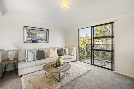 Photo of property in 2/49 Merani Street, Belmont, Auckland, 0622