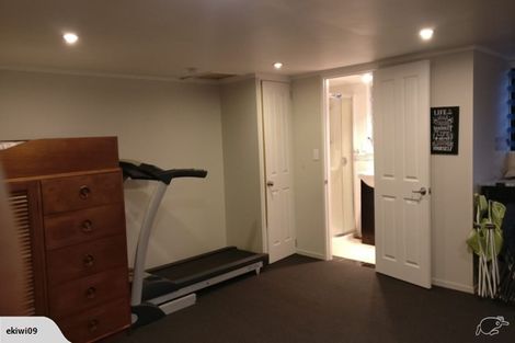 Photo of property in 28 Blease Street, New Lynn, Auckland, 0600