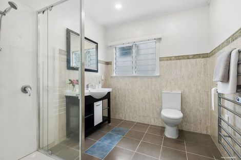 Photo of property in 2/18 Forrest Hill Road, Forrest Hill, Auckland, 0620