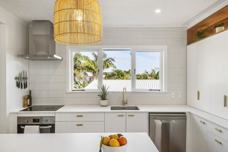 Photo of property in 1/13 Howard Road, Northcote, Auckland, 0627