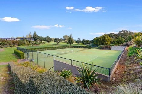 Photo of property in 8 Wentworth Lane, Waiwhakaiho, New Plymouth, 4312