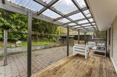 Photo of property in 2/110 Pinehaven Road, Pinehaven, Upper Hutt, 5019