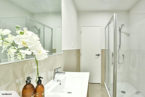 Photo of property in 54 Schoolside Road, Kumeu, 0810