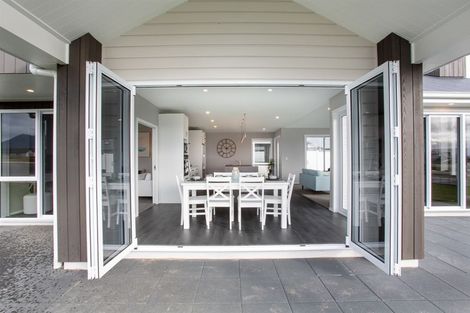 Photo of property in 374 Victoria Road, Pukemoremore, 3493