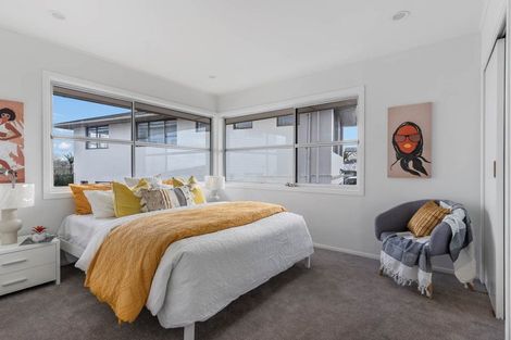 Photo of property in 832 East Coast Road, Oteha, Auckland, 0630