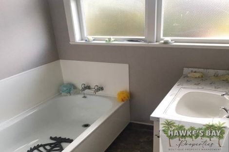 Photo of property in 2/35 Middle Road, Havelock North, 4130