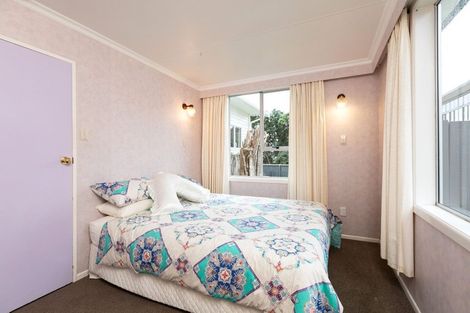 Photo of property in 7 Peace Avenue, Moturoa, New Plymouth, 4310