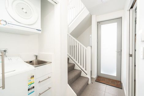 Photo of property in 1/12 Agra Crescent, Khandallah, Wellington, 6035