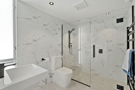 Photo of property in 8 Saint Barnabas Lane, Fendalton, Christchurch, 8052