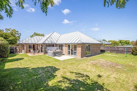 Photo of property in 16 Durrell Way, Rolleston, 7614