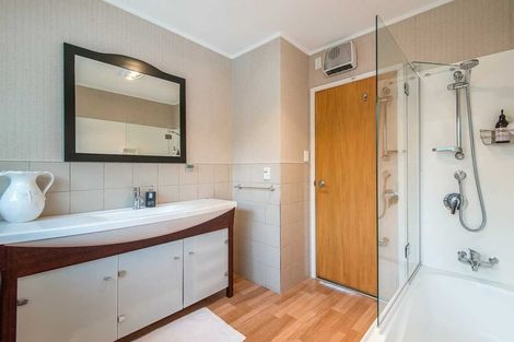 Photo of property in 21 Robin Lane, Browns Bay, Auckland, 0630