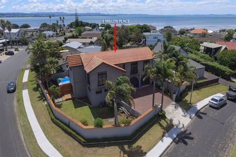 Photo of property in 1 Millen Place, Clarks Beach, 2122