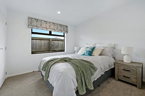 Photo of property in 17 Dame Nganeko Drive, Glenbrook, 2681