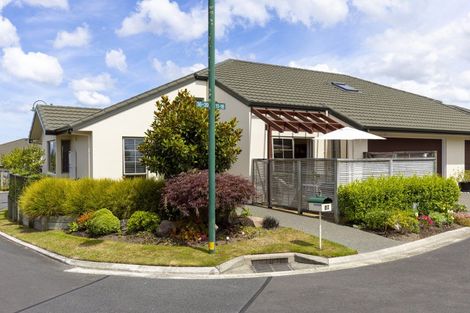Photo of property in 18 Lakeridge Close, Rangatira Park, Taupo, 3330