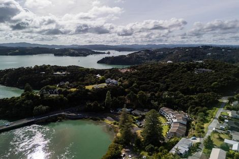 Photo of property in Bridgewater Apartments, 202/7 Te Rangi Cross Road, Paihia, 0200