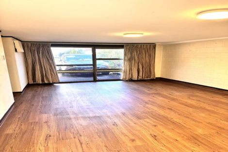 Photo of property in 1/82 Stanniland Street, Sunnyhills, Auckland, 2010