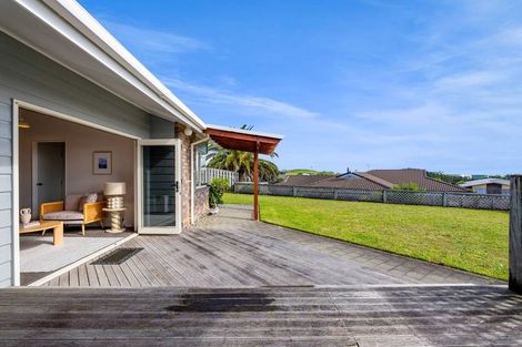 Photo of property in 6 Renown Place, Spotswood, New Plymouth, 4310