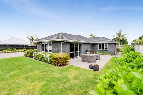 Photo of property in 15 Keene Drive, Bell Block, New Plymouth, 4312