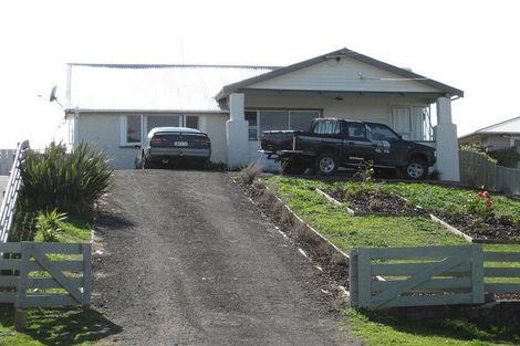 Photo of property in 14 Matai Street, Castlecliff, Whanganui, 4501