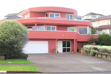 Photo of property in 8 Ribbonwood Crescent, Goodwood Heights, Auckland, 2105