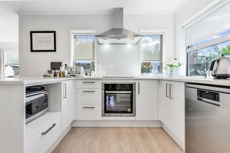 Photo of property in 2/28 Garnett Avenue, Forest Lake, Hamilton, 3200