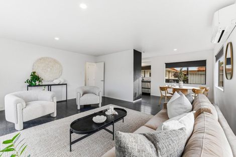 Photo of property in 1/99 Henderson Valley Road, Henderson, Auckland, 0612