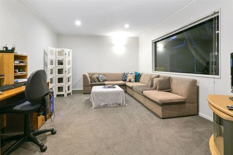 Photo of property in 2/74 Braemar Road, Castor Bay, Auckland, 0620