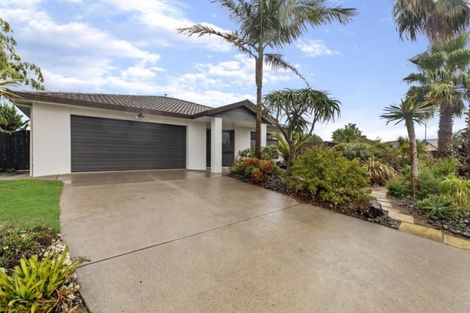 Photo of property in 34 Summerland Crescent, Papamoa Beach, Papamoa, 3118