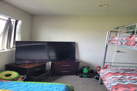Photo of property in 10d Kelkirk Street, Kelston, Auckland, 0602