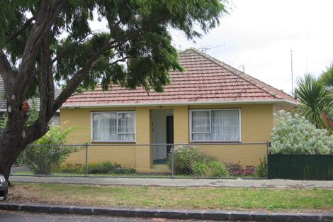 Photo of property in 33 Lambeth Road, Mount Eden, Auckland, 1041