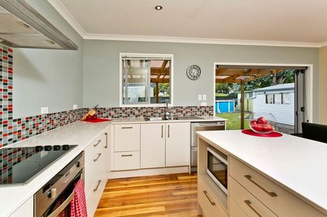 Photo of property in 115 Sunnynook Road, Forrest Hill, Auckland, 0620