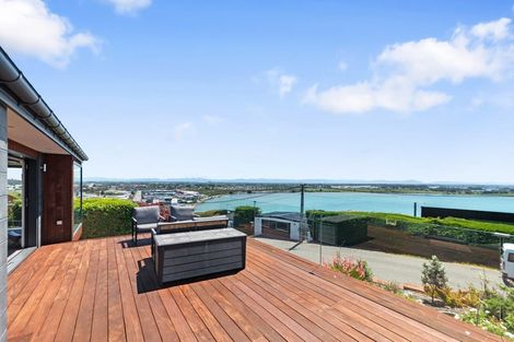 Photo of property in 63 Te Awakura Terrace, Mount Pleasant, Christchurch, 8081