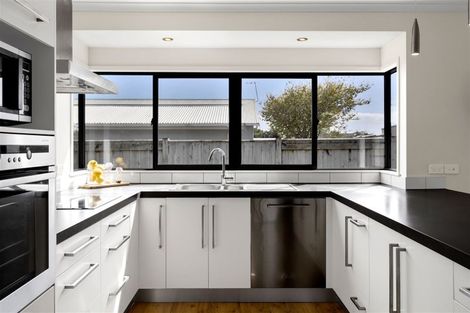 Photo of property in 4 Corokia Street, Bell Block, New Plymouth, 4312