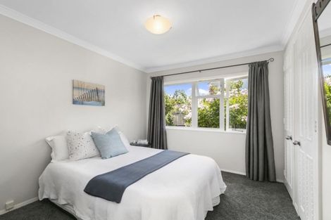 Photo of property in 41 Pukatea Street, Eastbourne, Lower Hutt, 5013