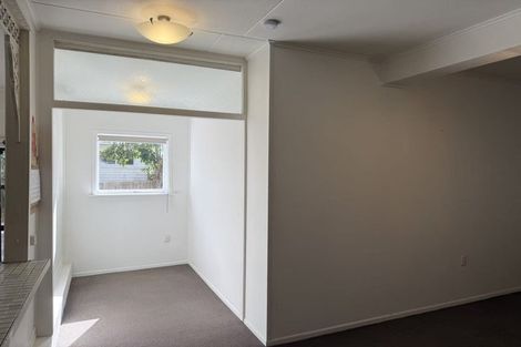 Photo of property in 2/16 Pupuke Road, Takapuna, Auckland, 0622