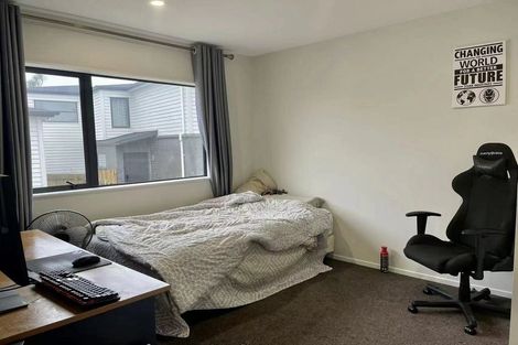 Photo of property in 98 Cardiff Road, Pakuranga, Auckland, 2010