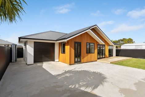 Photo of property in 40a Raglan Avenue, Cloverlea, Palmerston North, 4412