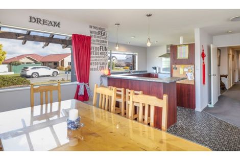 Photo of property in 2 Evergreen Place, Parklands, Christchurch, 8083