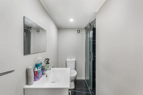 Photo of property in 1/36 Halver Road, Hillpark, Auckland, 2102