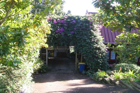 Photo of property in 81 Kauri Point Road, Laingholm, Auckland, 0604