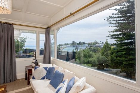 Photo of property in 27 Fitzroy Road, Bluff Hill, Napier, 4110