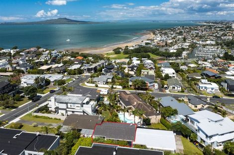 Photo of property in 2/64 Seaview Road, Castor Bay, Auckland, 0620