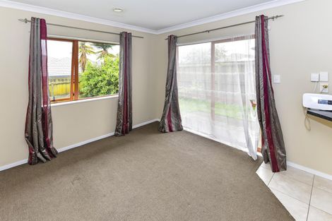 Photo of property in 63c Redoubt Road, Goodwood Heights, Auckland, 2105