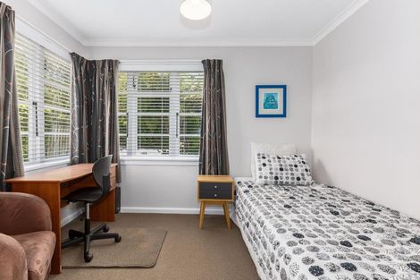 Photo of property in 3 Romney Square, Tawa, Wellington, 5028