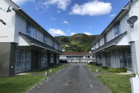 Photo of property in 4b Flock Grove, Fairfield, Lower Hutt, 5011