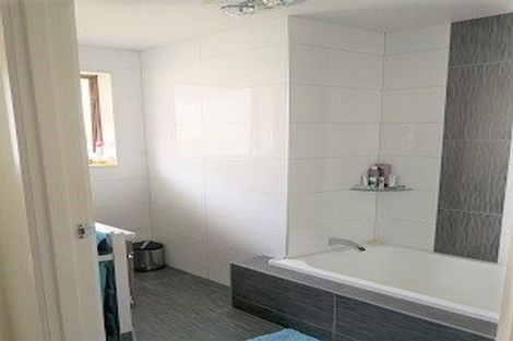 Photo of property in 91 Takutai Avenue, Half Moon Bay, Auckland, 2012