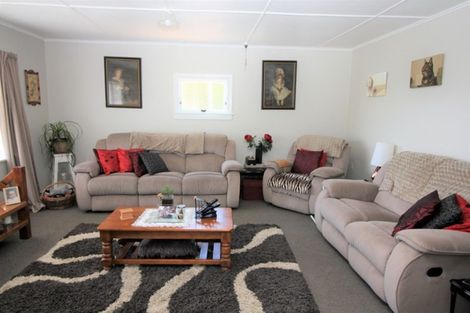 Photo of property in 3 George Street, Dannevirke, 4930