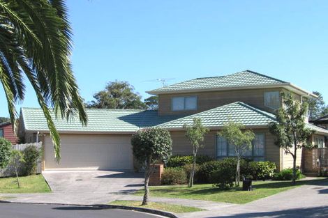 Photo of property in 19 Ryehill Close, New Lynn, Auckland, 0600