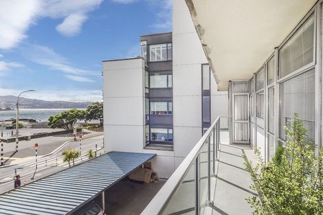 Photo of property in Dorchester Apartments, 144 Oriental Parade, Oriental Bay, Wellington, 6011